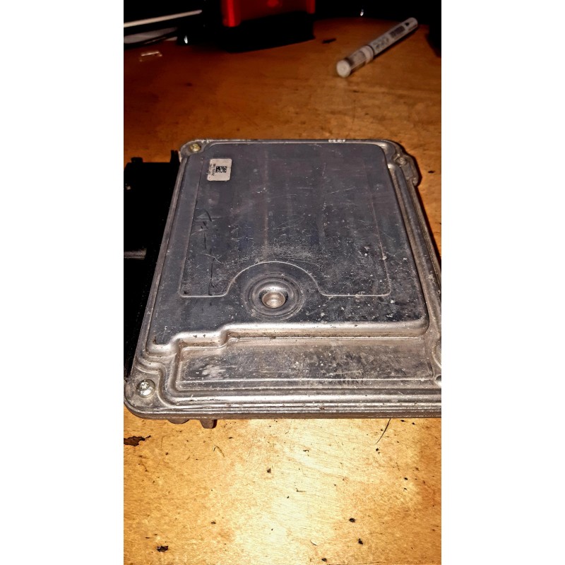 ЭБУ ДВИГАТЕЛЯ VAG 1.9 TDI 0281013443 / 03G906013E