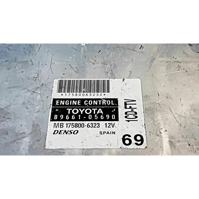 TOYOTA ENGINE CONTROL UNIT (ECU) 89661-05690 MB175800-6323